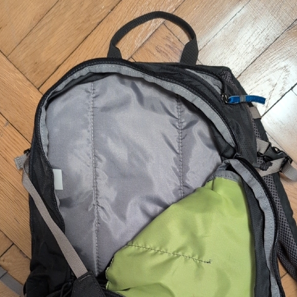 CamelBak Rimrunner 22 Backpack - Picture 3 of 5